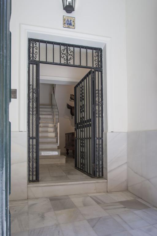 塞维利亚Champion Duplex Terrace And Garage Old Town 6 Pax公寓 外观 照片